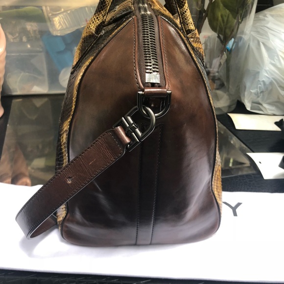 Givenchy Antigona Extra Large Python Bag - Picture 5 of 11